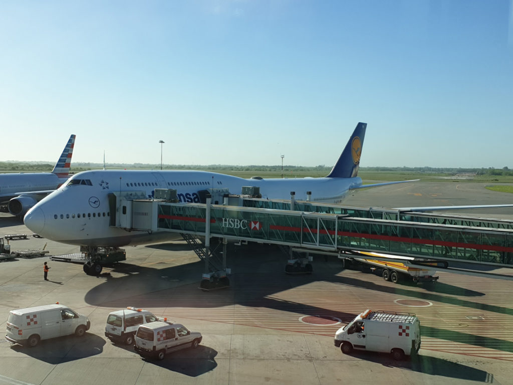 Lufthansa Boing 747-8 nach der Landung von Flug LH 510 auf dem International Airport Buenos Aires Ezeiza